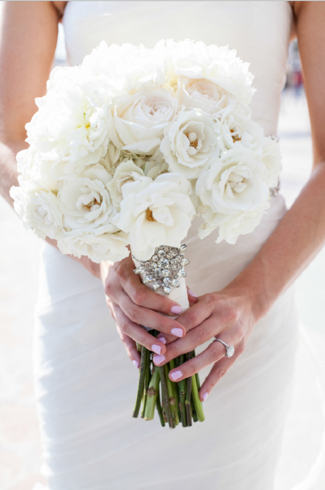 белый свадебный букет невесты фото9