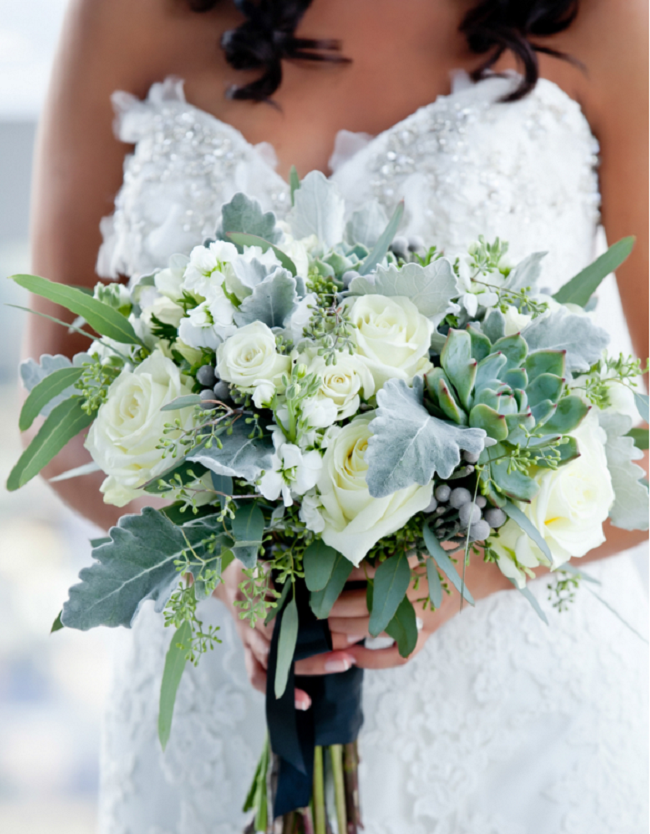 белый свадебный букет невесты фото18