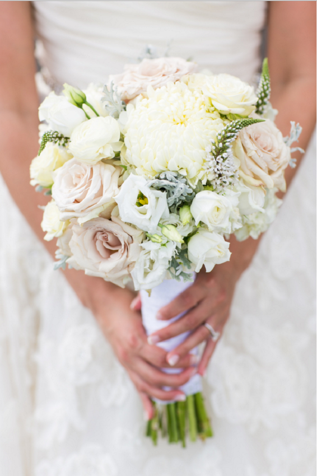 белый свадебный букет невесты фото4
