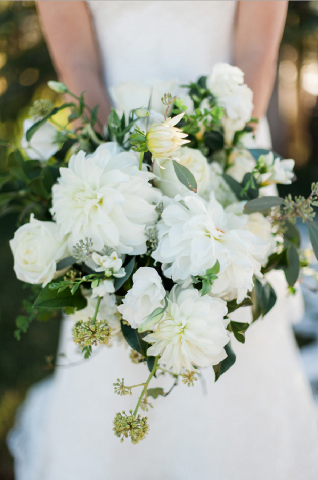 белый свадебный букет невесты фото7