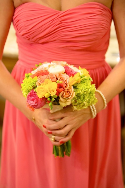 букет подружки невесты под коралловое платье