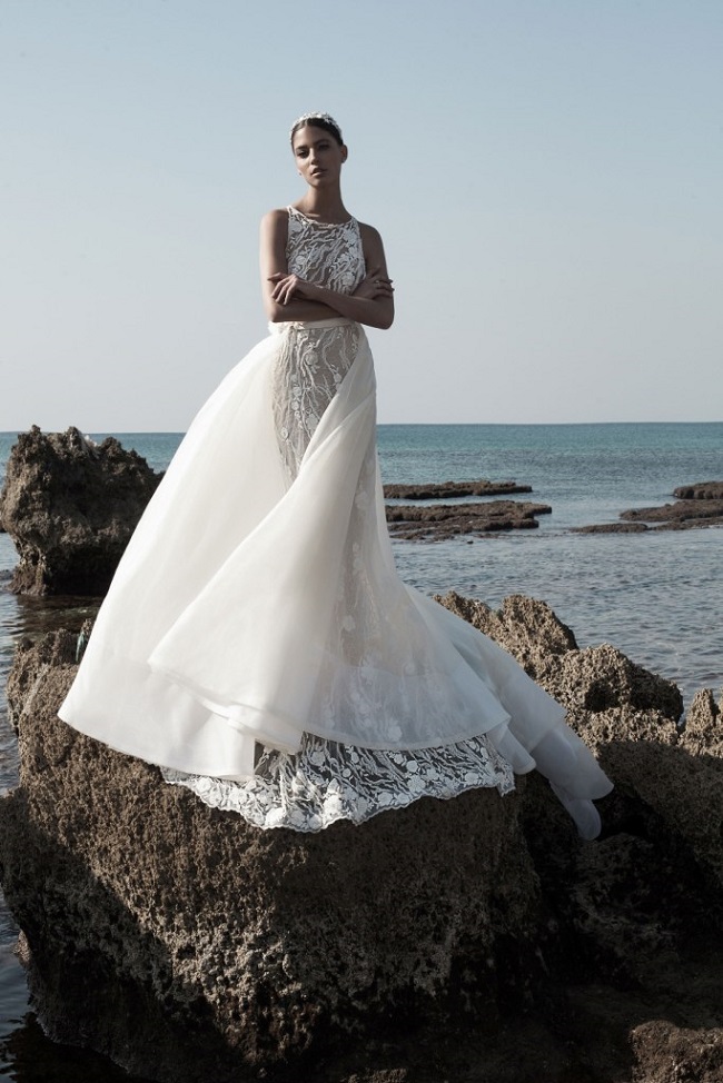 свадебное платье русалка с кружевом и открытой спиной