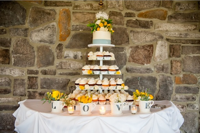 свадебный торт с капкейками фото
