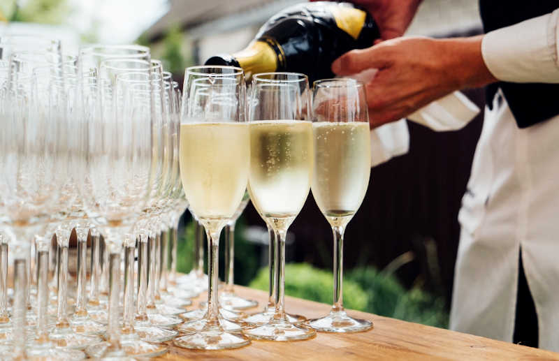 Алкоголь на свадьбу - какие напитки выбрать?
